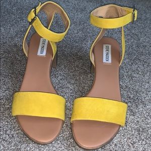 Steve Madden mustard sandals size 9.5